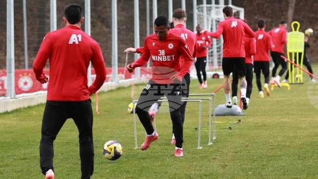 ЦСКА стартира контролите в Турция с поражение от поляци