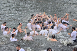 Пловдив - Велик Богоявленски водосвет - изваждане на кръст