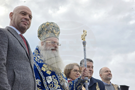 Пловдив - Велик Богоявленски водосвет - изваждане на кръст