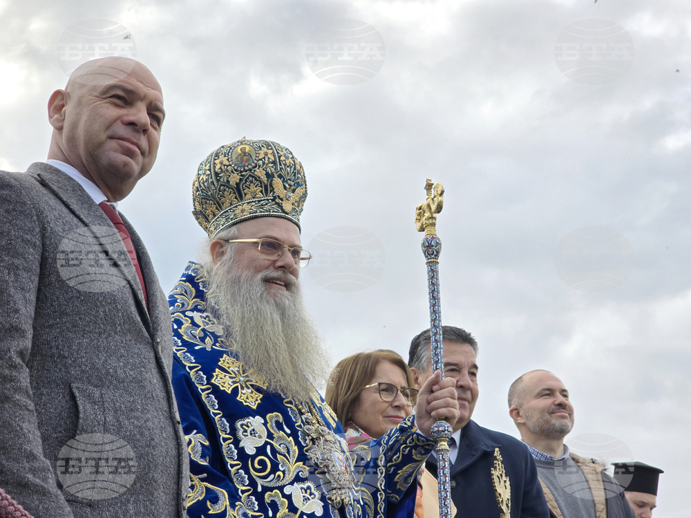 Пловдив - Велик Богоявленски водосвет - изваждане на кръст