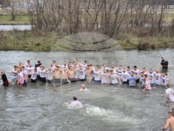 Пловдив - Велик Богоявленски водосвет - изваждане на кръст
