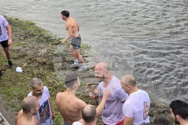 Пловдив - Велик Богоявленски водосвет - изваждане на кръст