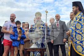 Пловдив - Велик Богоявленски водосвет - изваждане на кръст