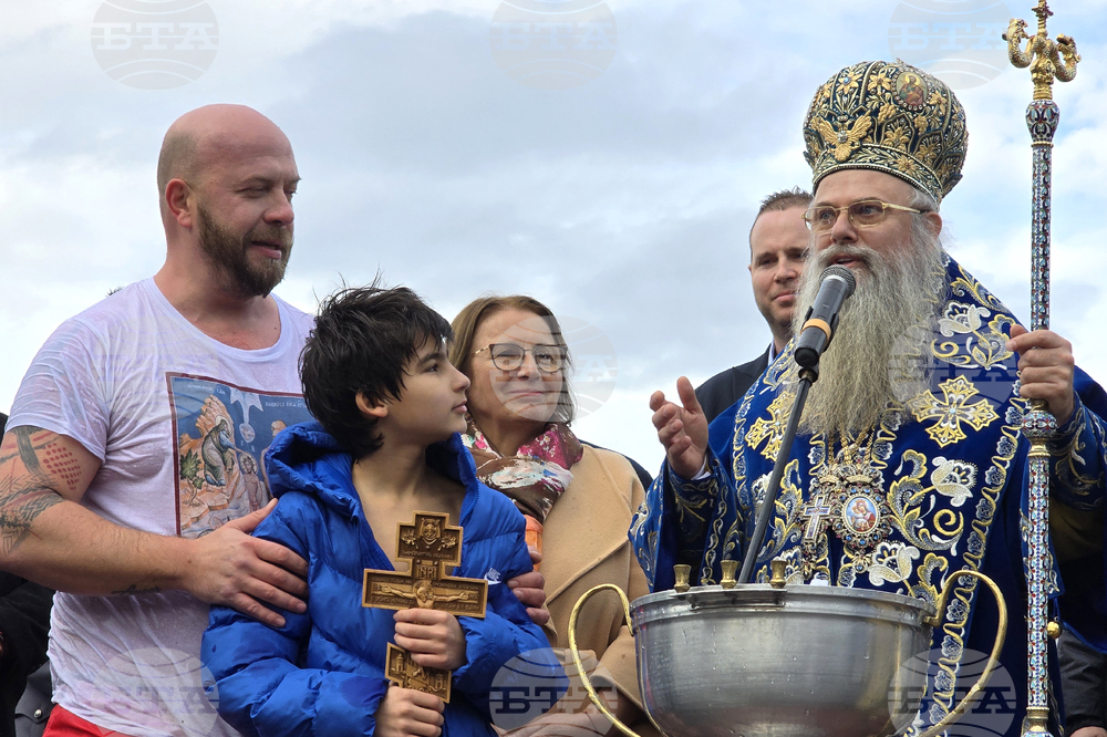 Пловдив - Велик Богоявленски водосвет - изваждане на кръст
