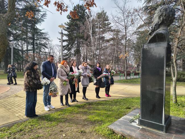 В Казанлък почетоха 178-ата годишнина от рождението на Христо Ботев