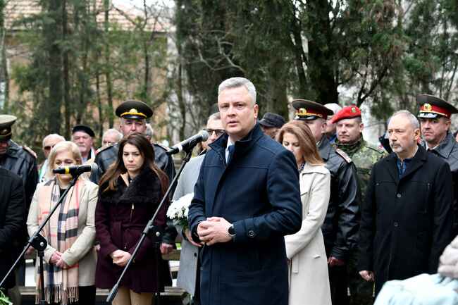 Стара Загора отбеляза 178 години от рождението на поета и революционер Христо Ботев