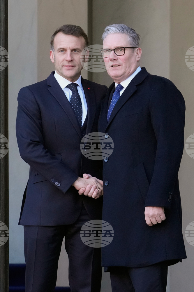 Киър Стармър последва примера на Макрон и се появи със слънчеви очила на обществена проява