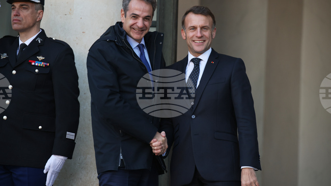 Гръцкият премиер Мицотакис обсъди с френския президент Макрон ситуацията в Близкия изток