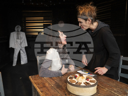 На 10 януари е премиерата на „Новата танцувална зала“ в „Театър 199“, снимка – „Театър 199“/ Симон Варсано