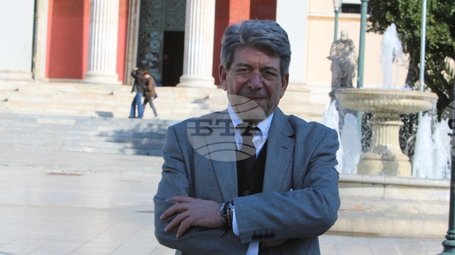 България е много по-подготвена за еврото, отколкото беше Гърция, каза за БТА преподавателят в Атинския университет проф. Георгиос Плиос