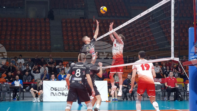 Волейболният вицешампион на България Локомотив Авиа допусна втора загуба от Динамо (Букурещ) и отпадна от турнира за Купата на ЦЕВ