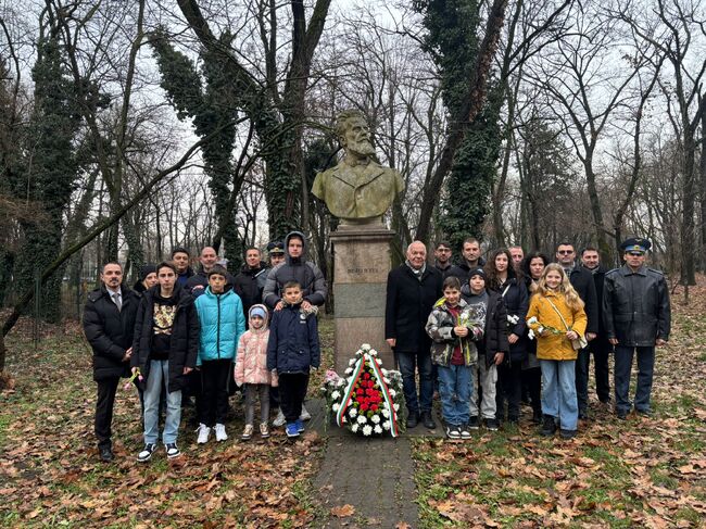 Българи от двете страни на Дунав почетоха паметта на Христо Ботев в Букурещ 