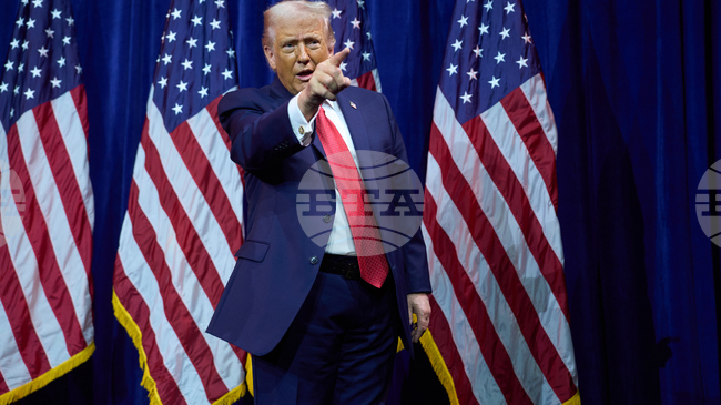 Тръмп осъди съпартийците си републиканци в Сената на САЩ, гласували за ограничаване на военните му правомощия