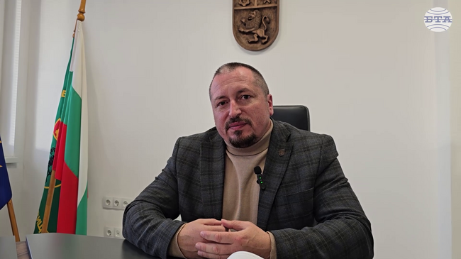 Касите на община Панагюрище работят изцяло в евро от началото на годината, каза кметът на общината Желязко Гагов