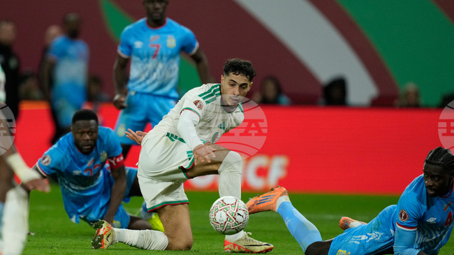 Алжир е на четвъртфиналите за Купата на африканските нации след гол в сетния миг