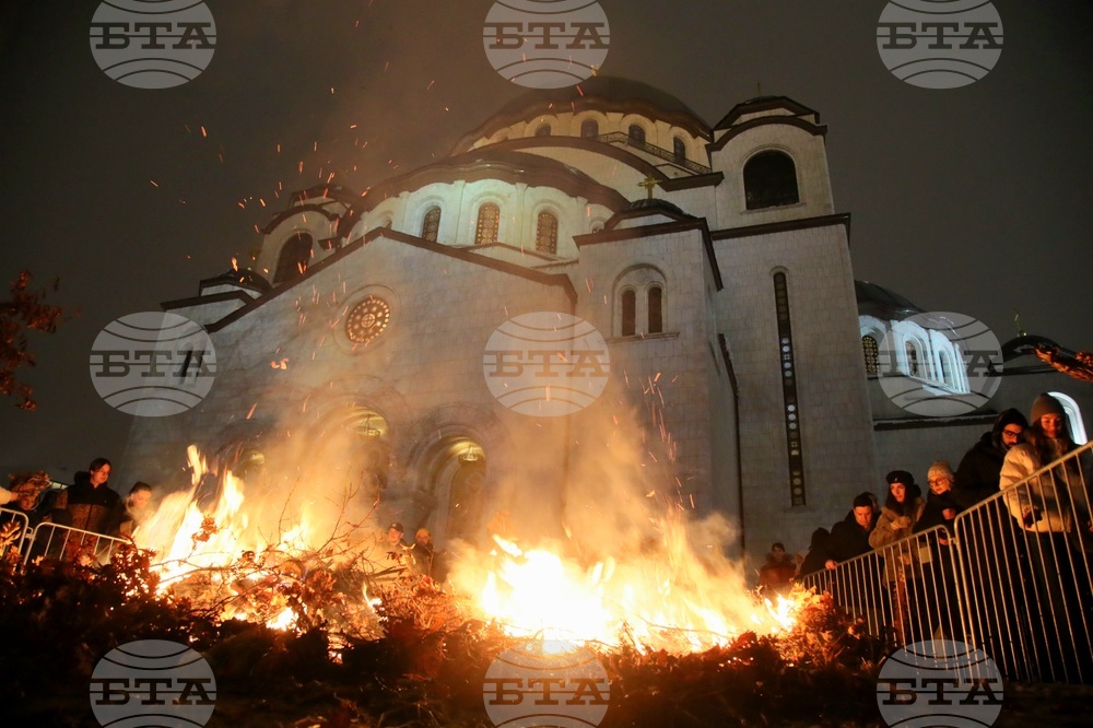 В сръбския град Чачак протестират срещу общината, платила 40 хиляди евро на певица за сръбската Нова година, а непочистила снега 