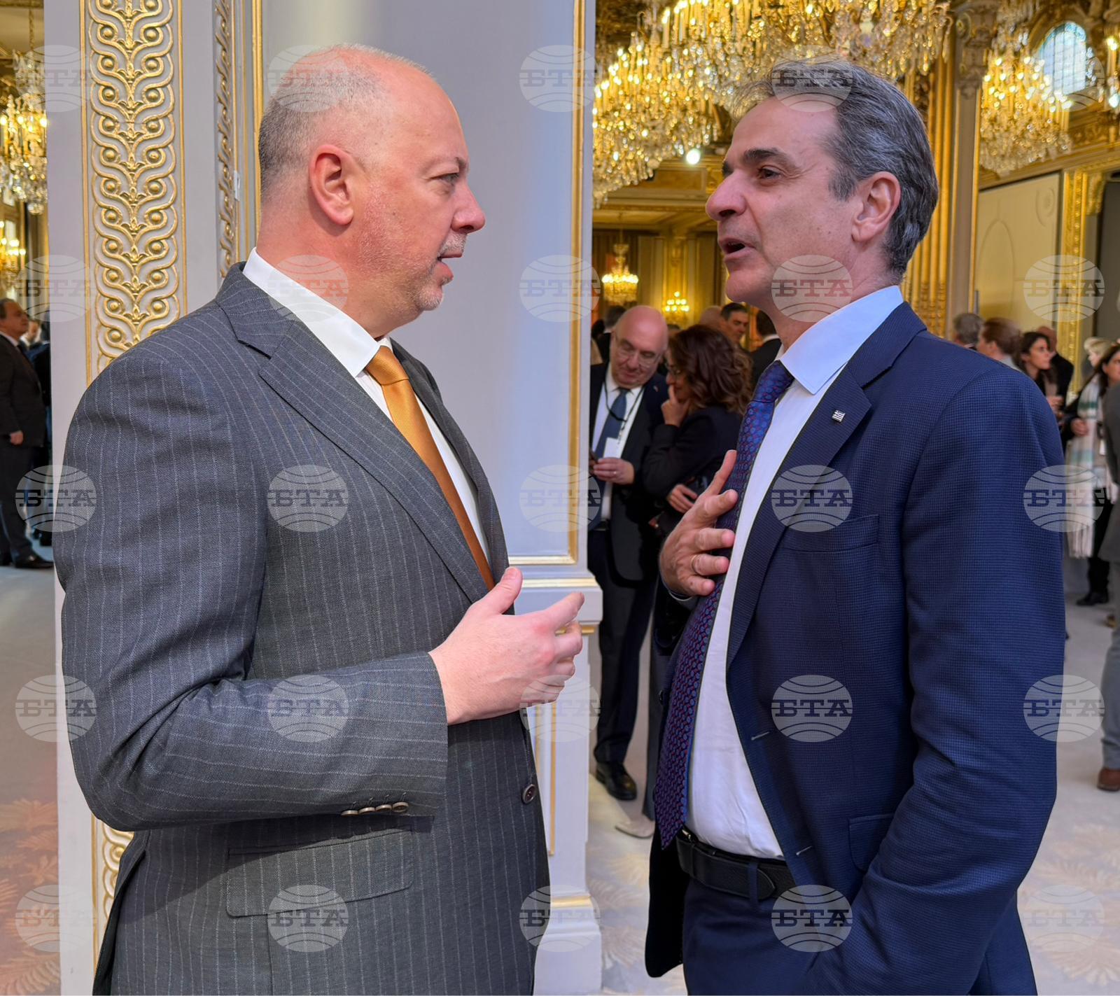 Grški kmetje z zaporami cest povzročili težave na mejnih prehodih