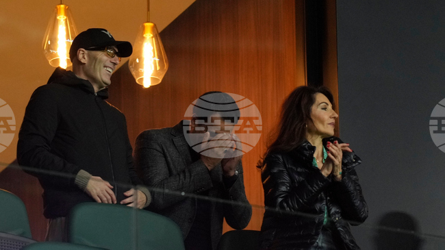 Френската футболна федерация вече работи по привличането на Зинедин Зидан за селекционер и уточнява щаба му