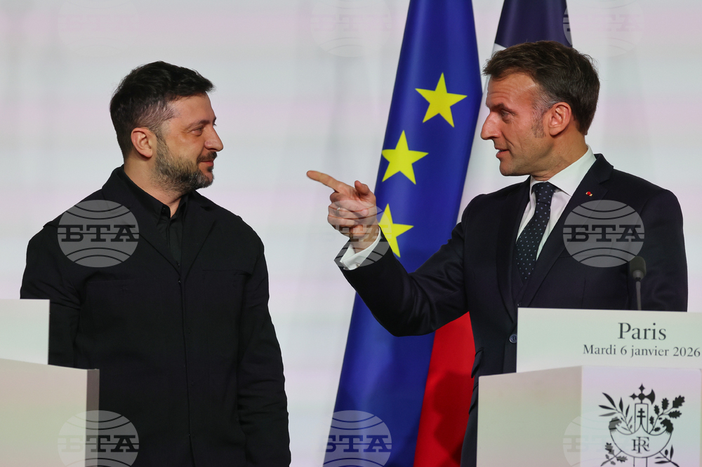 Украинският президент Зеленски пристигна в Париж за среща с френския си колега Макрон