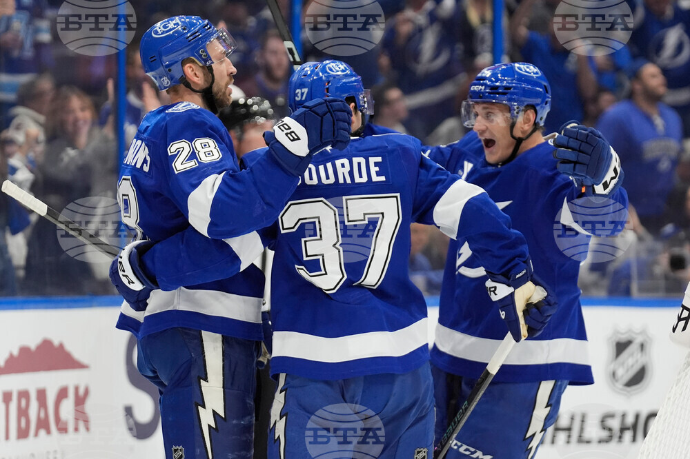 Avalanche Lightning Hockey