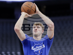 Mavericks Kings Basketball