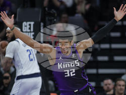 Mavericks Kings Basketball