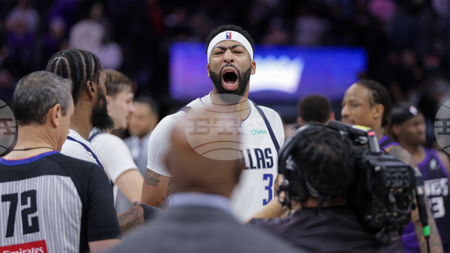 Далас надви Сакраменто в последните секунди в мач от НБА