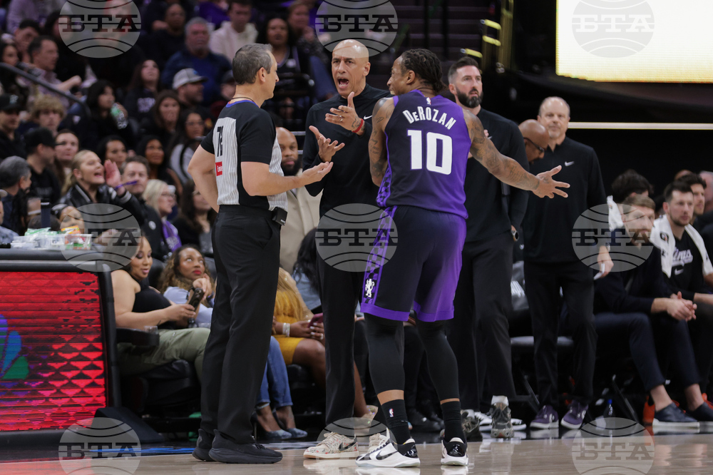 Mavericks Kings Basketball