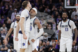 Mavericks Kings Basketball