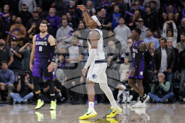 Mavericks Kings Basketball