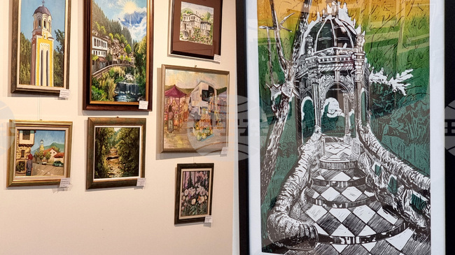 Младите художници от НУИ „Добри Христов“ във Варна подредиха изложба с натюрморти, плакати и пейзажи от Родопите