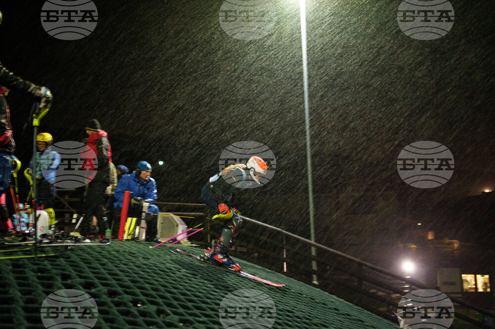 OLY SKI Ryding's Plastic Slope Skiing