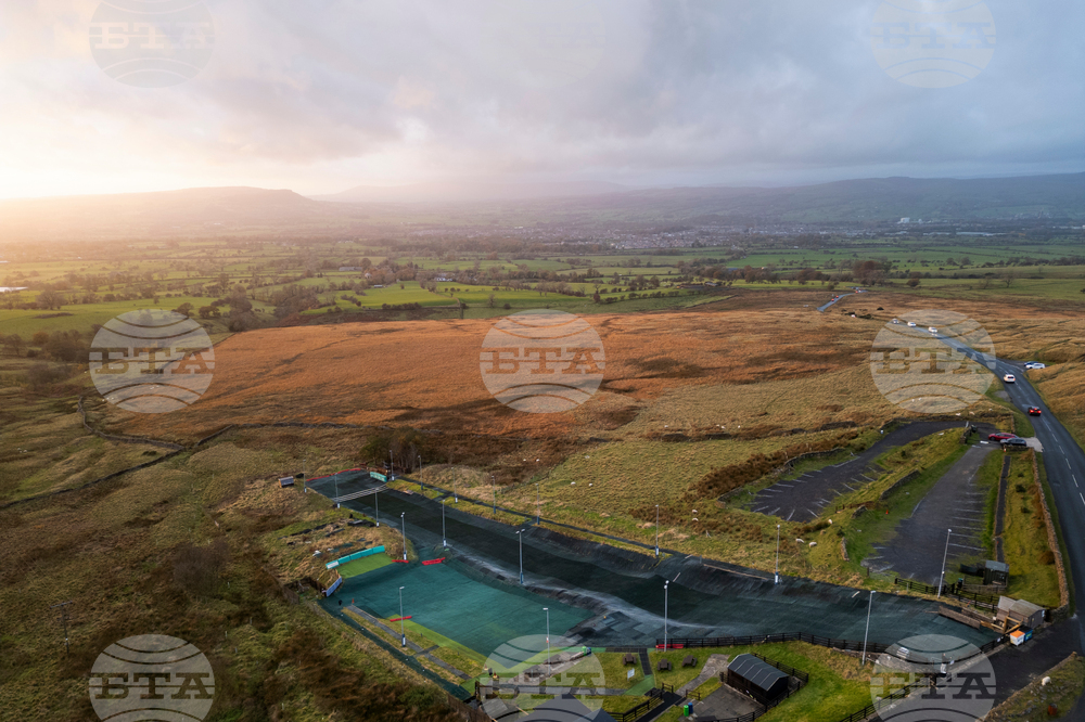 OLY SKI Ryding's Plastic Slope Skiing