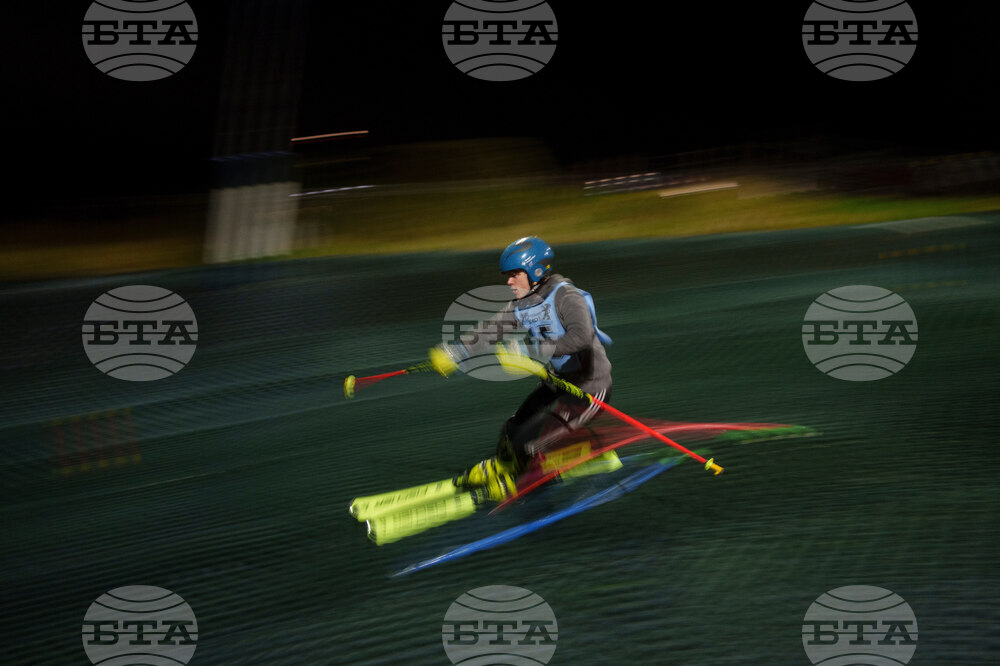 OLY SKI Ryding's Plastic Slope Skiing