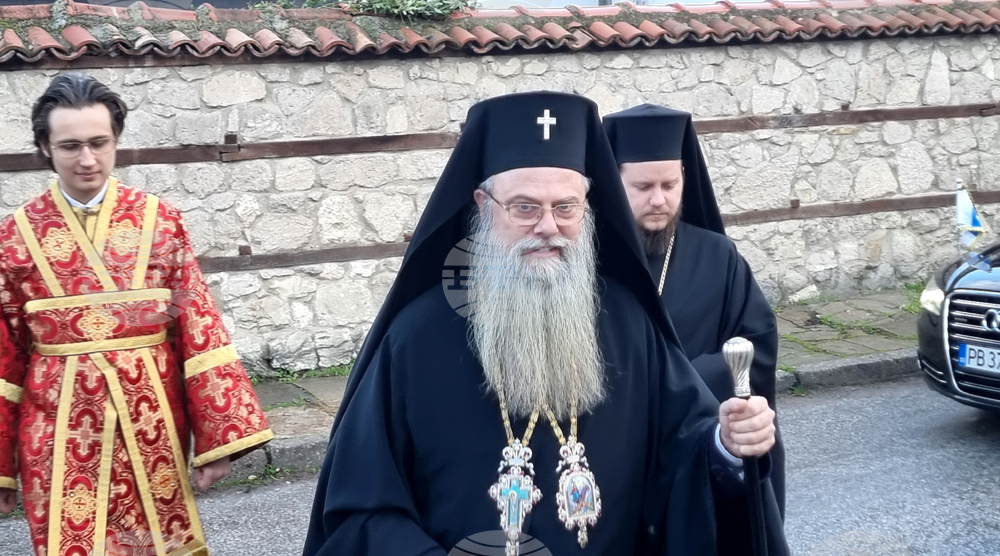 Хасково - митрополит Николай - литургия