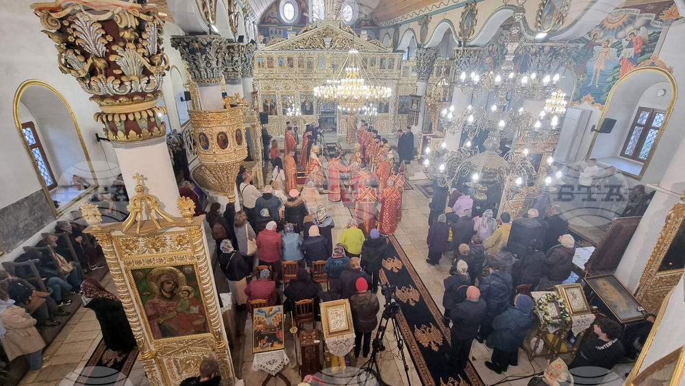 Хасково - митрополит Николай - литургия