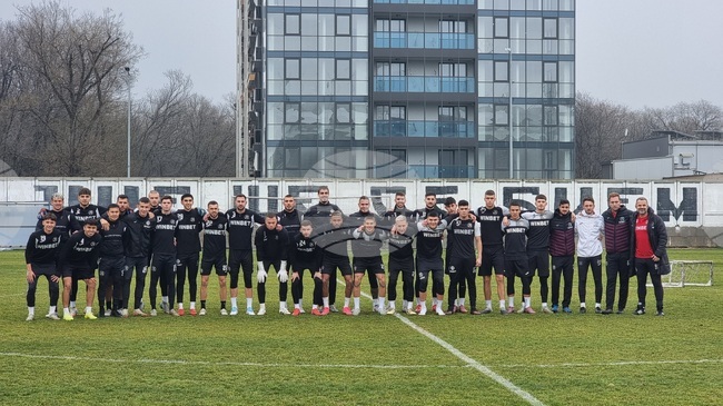 С група от 28 футболисти Локомотив (Пловдив) започна зимна подготовка