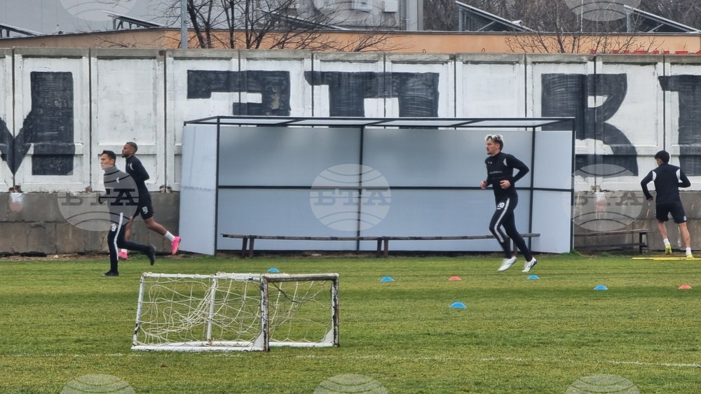 Локомотив (Пловдив) вече тренира на турска земя 