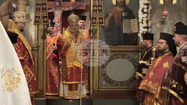 Старозагорският митрополит Киприан отслужи св. Златоустова литургия в храм "Св. Йоан Предтеча" в Казанлък