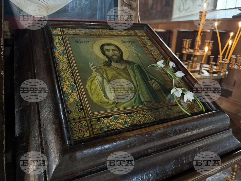 Казанлък - Киприан Старозагорски - света Златоустова литургия