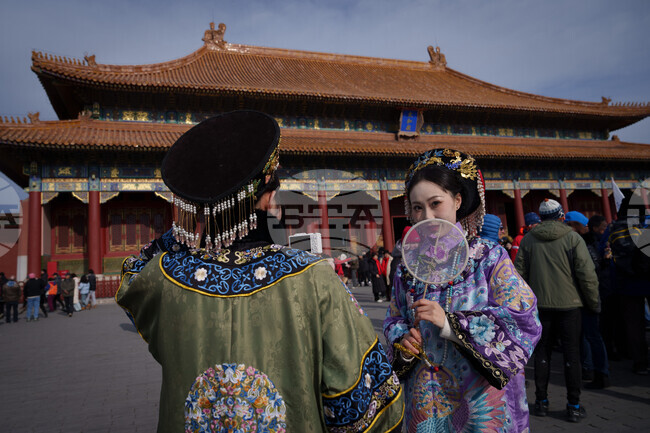 APTOPIX China Daily Life