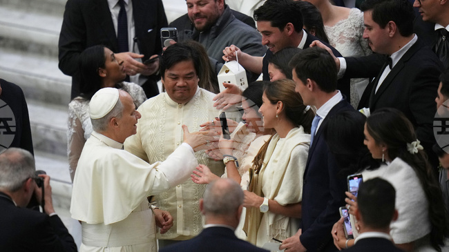 Папа Лъв Четиринадесети призова световните лидери "да зачитат волята" на венецуелския народ