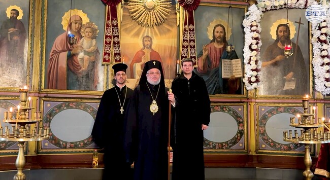 Цената на църковните свещи в евро е определена с решение на Св. Синод и е в полза на потребителите, каза Старозагорският митрополит Киприан