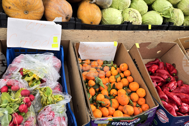 Повечето потребители на пазара в Красно село вече плащат в евро, съобщиха от столичното общинско дружество „Пазари Юг“ 