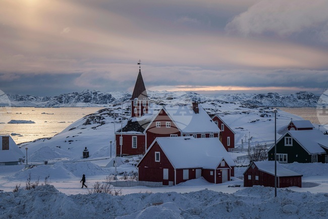 Британски и френски издания коментират напрежението около статута на Гренландия