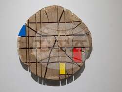 Красимир Терзиев представя изложбата „Реконструкции на предстоящето II“, снимка – „Топлоцентрала“