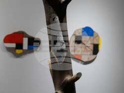 Красимир Терзиев представя изложбата „Реконструкции на предстоящето II“, снимка – „Топлоцентрала“