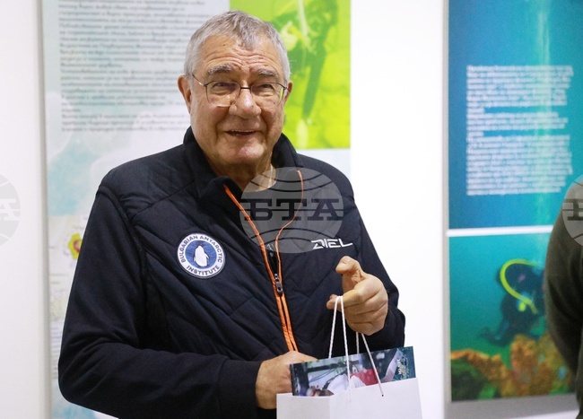 Проф. Христо Пимпирев и участници от 34-тата ни антарктическа експедиция се завръщат днес в България