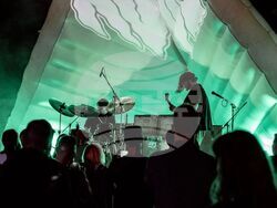 Финландско-британското дуо Nyos се завръща в България за концерти в София и Пловдив, снимка – „Аларма пънк джаз"