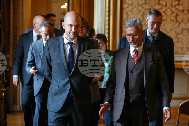 France India Weimar Triangle Talks